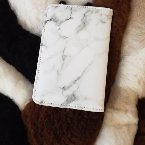 White gray marble wallet - Picture 3 of 3